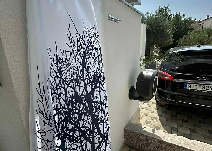 Zuzana Apartamento Primošten